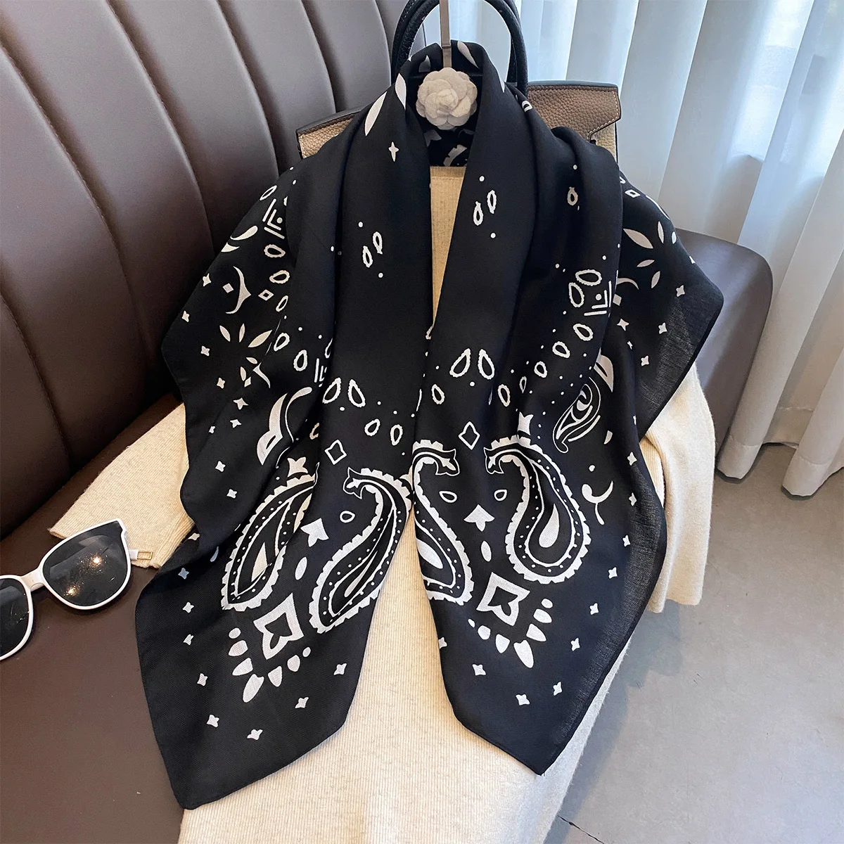 

90*90cm Paisley Printed Square Scarf For Women Imitation Silk Scarves Bandanas Luxury Large Shawl Beach Wraps Elegant Hijab