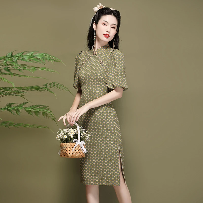 

Новое китайское платье-ципао для молодых женщин, коллекция 2026 года, летнее, в традиционном стиле, вдохновленное эпохой Республики Китай, ретро, национальный стиль