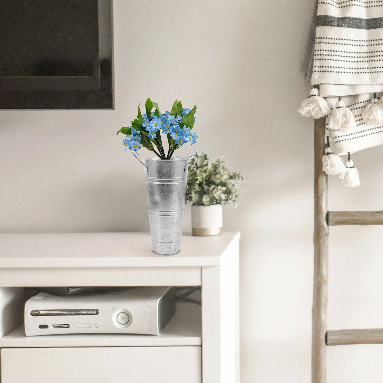 

1Pcs Iron Sheet Flower Bucket Retro Old Treatment Simulated Vase Indoor Decorative Artistic Vintage Iron Art Arrangement Display