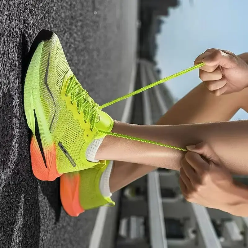 

Роскошные брендовые кроссовки для мужчин. Дизайнерская уличная спортивная обувь. Мужские противоскользящие кроссовки. Мужская удобная тренировочная обувь.