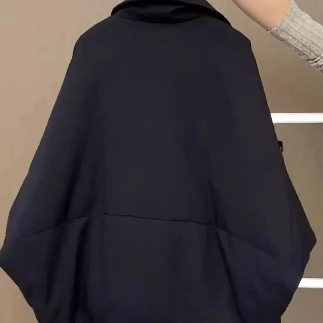 الفرنسية الأنيقة هيبورن نمط سميكة الدافئة طوق أسود سترة قطن المرأة ملابس خارجية شتوية جديدة تصميم عصري بسيط