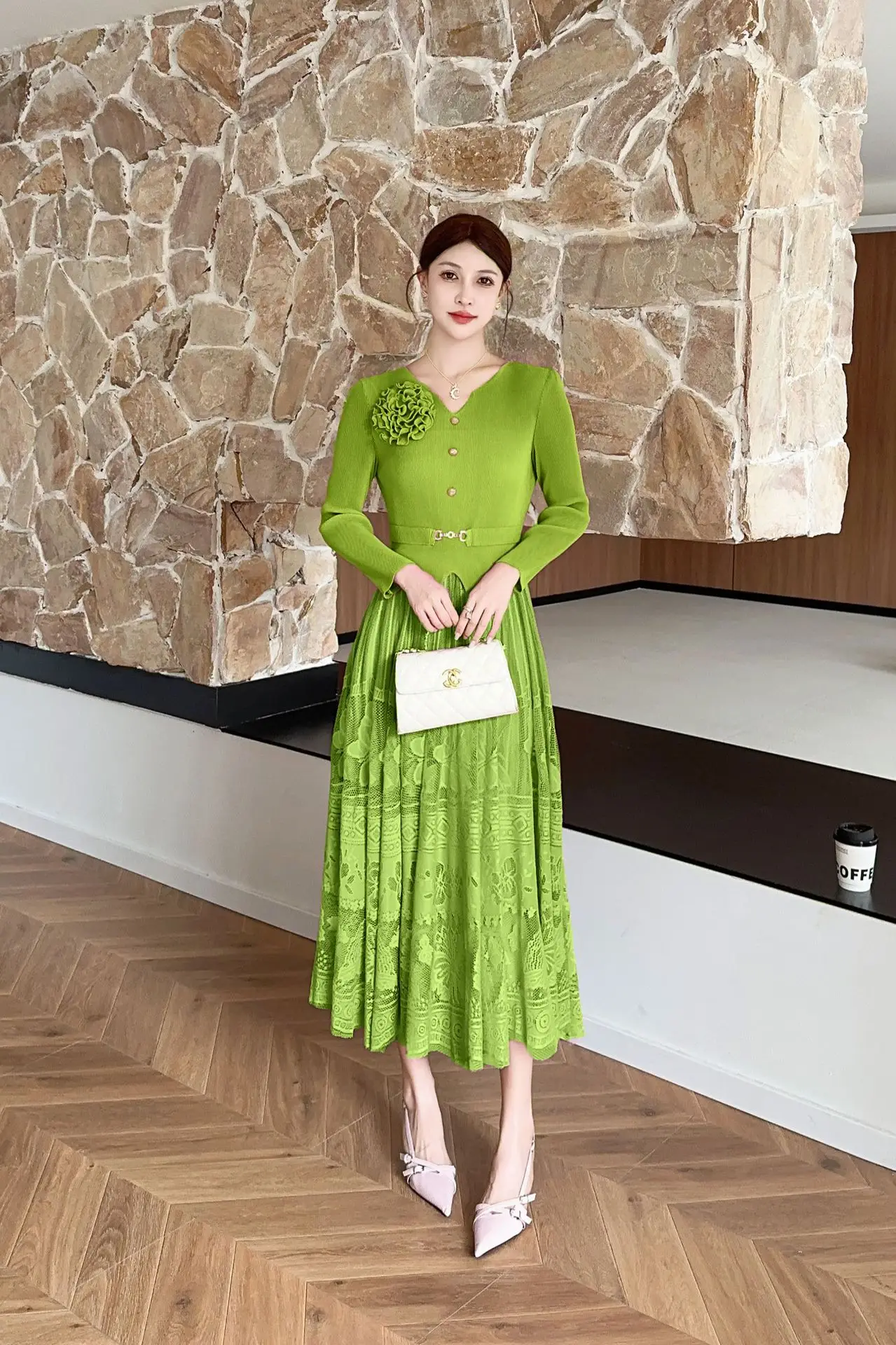 Miyake Women's Clothing Fashion Autumn New Dress Waist Thin High-end Lace Splicing Big Pendulum Long Pleated Skirt
