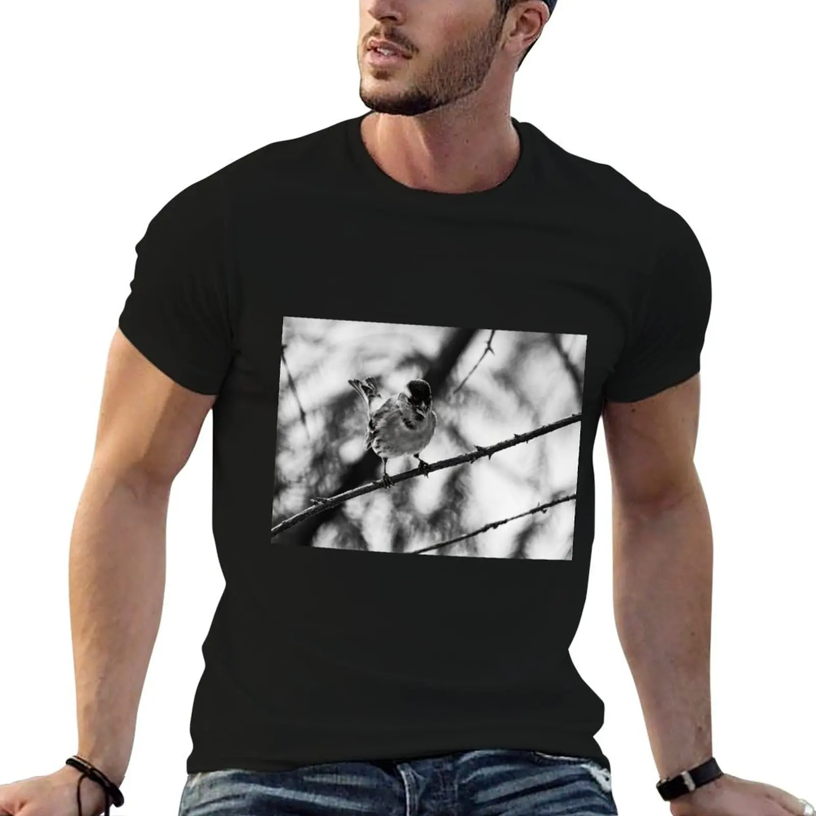 Tweeting Siskin bw T-Shirt Urban Style Print T-Shirt