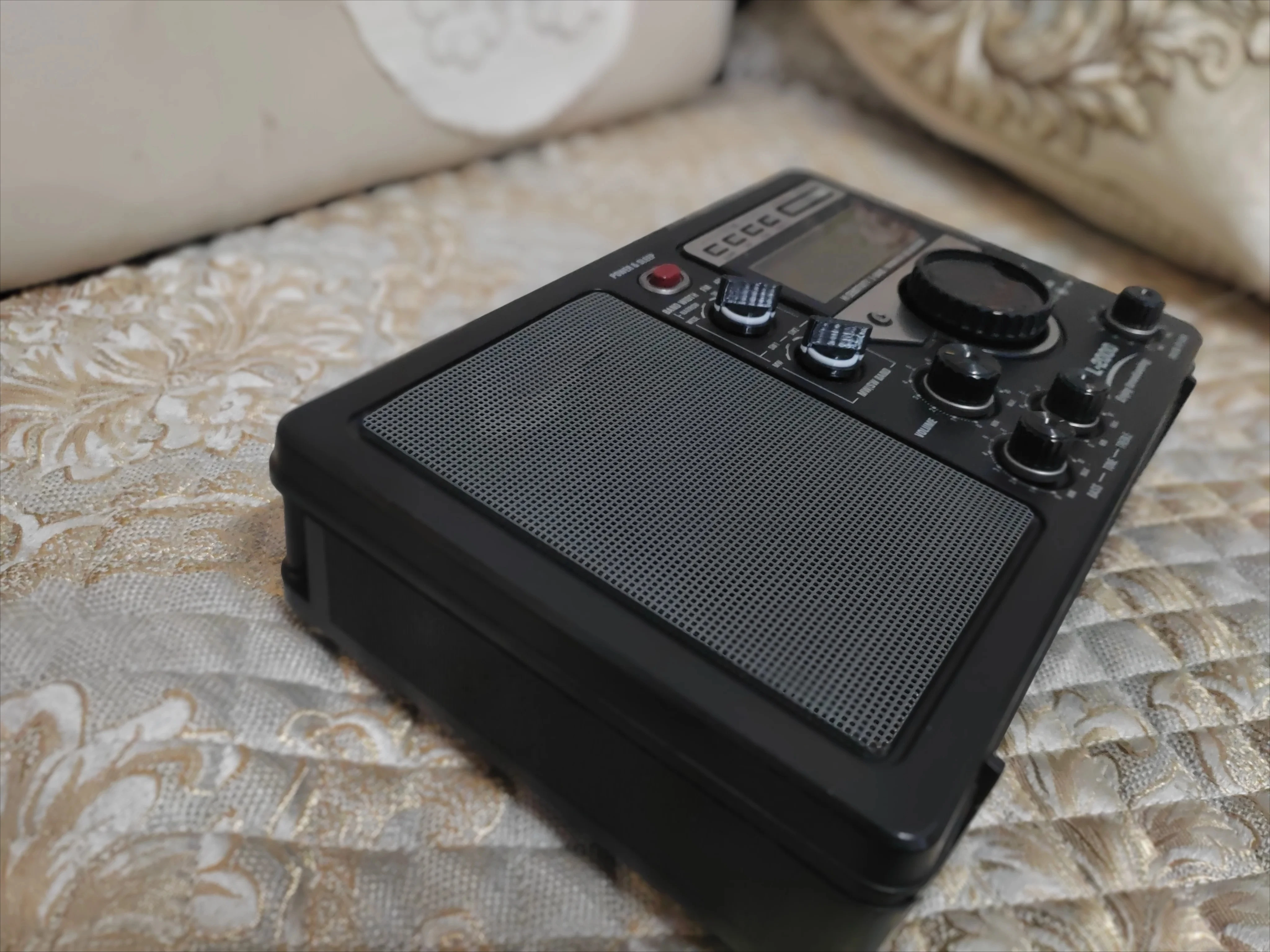 95%New Stereo Two-channel Output High-end Home Radio BCL-2000 Full Band Ssb Single Sideband Aviation Band
