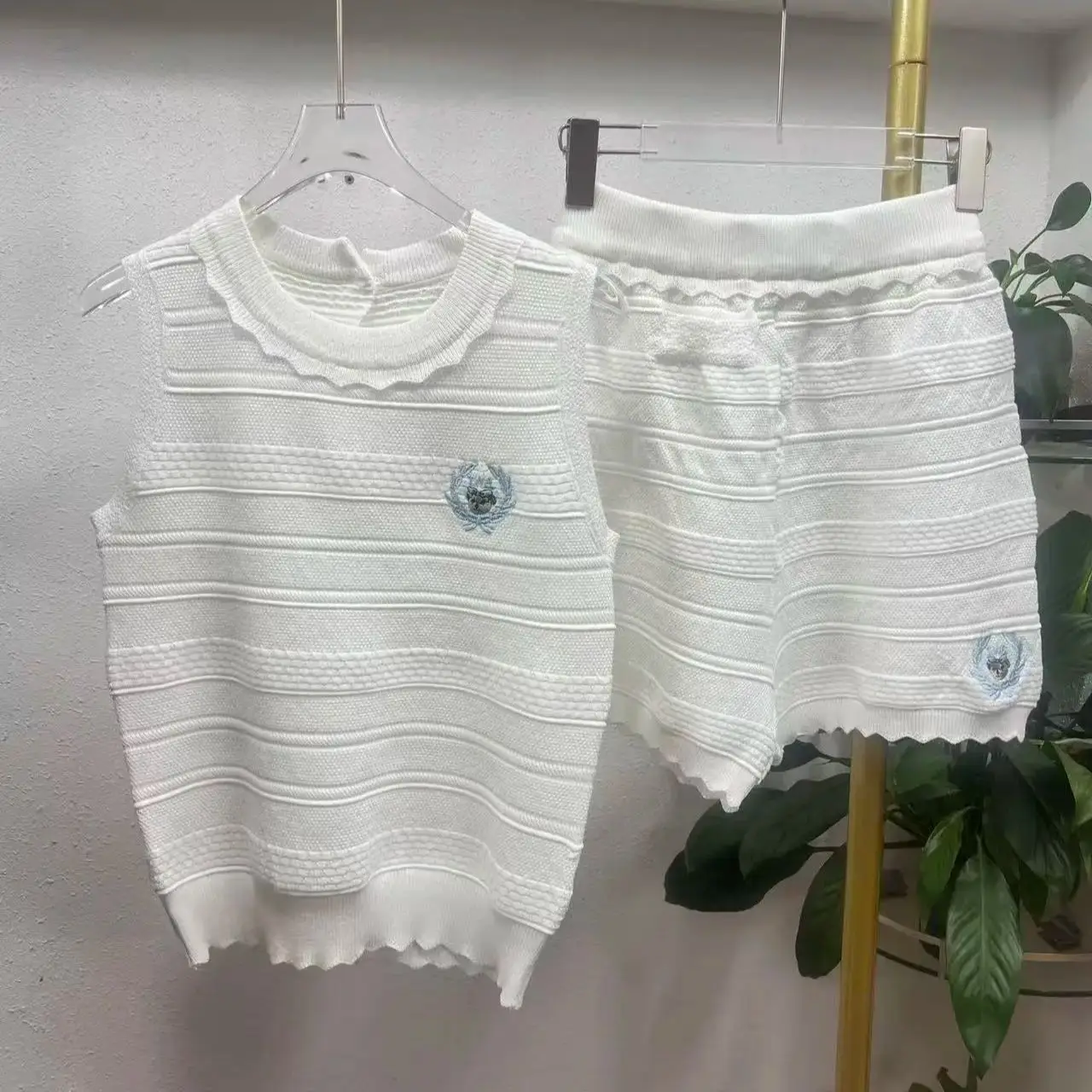 

New Preppy Sweet Knitted Women's Two Piece Set Cute Bear Embroidery Ruffled Sleeveless Vest Top + Shorts Sets Casual Outfit Y2k