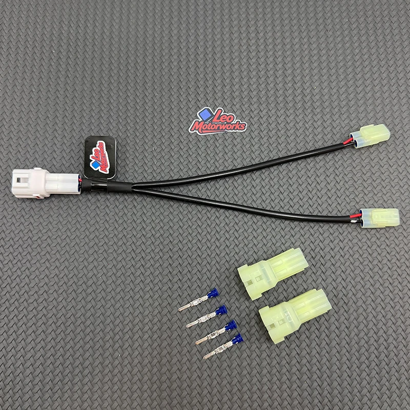 Y Splitter 12V Power Outlet Auxiliary Consumer For Honda CBR 500 650 R / 1000 RR 17-