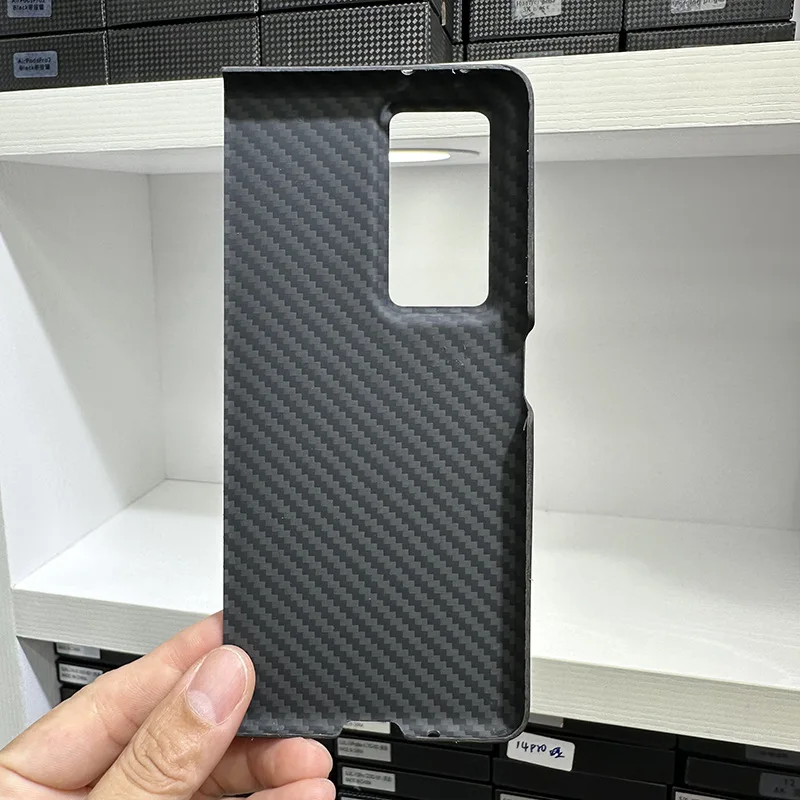 Deluxe carbon fiber 1500D skin-feeling ultra-thin and ultra-light mobile phone case, suitable for Honor Magic V2 Kevlar case