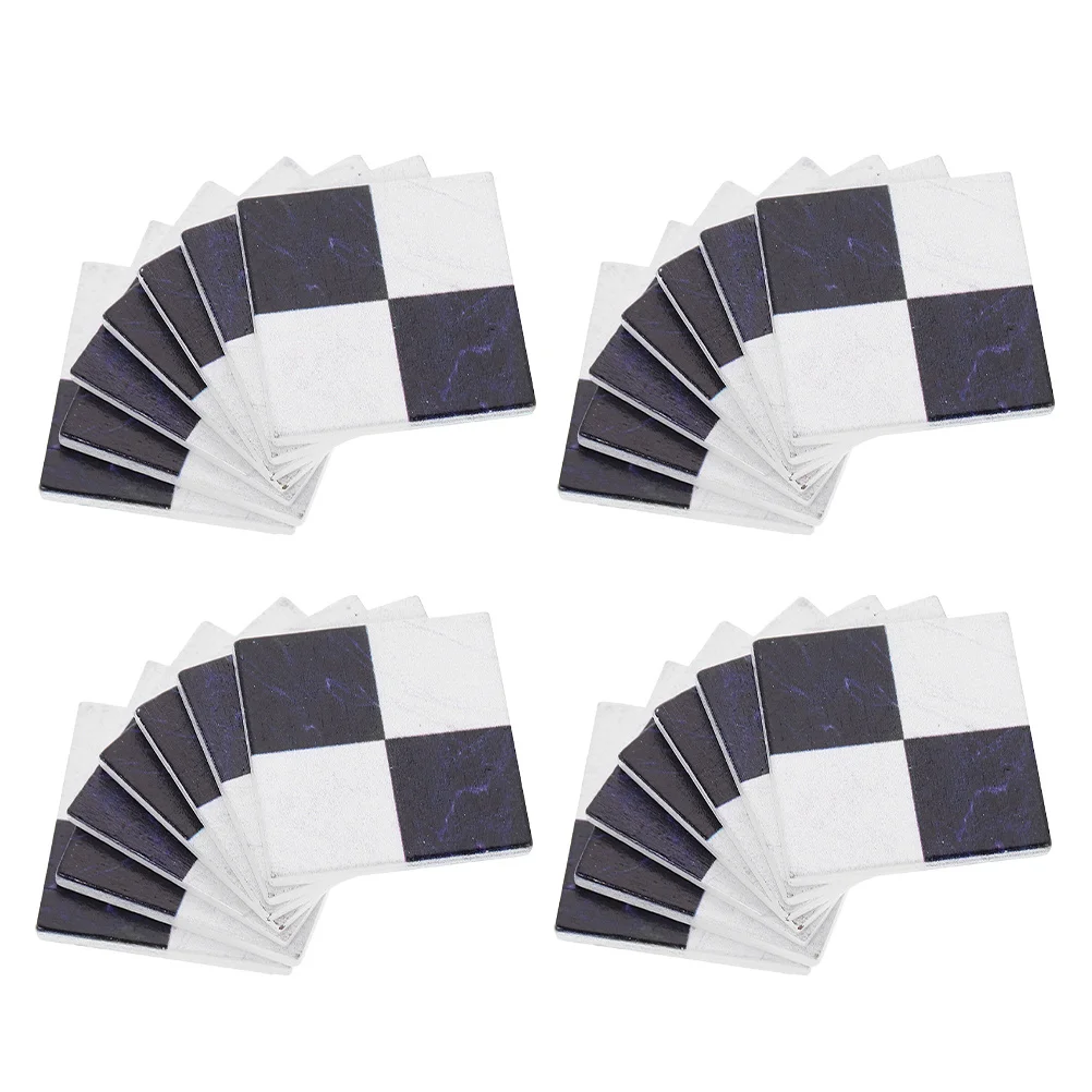 45 قطعة من بلاط الأرضيات الخشبية المصغرة المربعة الشكل لبناء بيوت الدمى، تشبه الخشب الحقيقي، متينة وخفيفة الوزن وسهلة التركيب