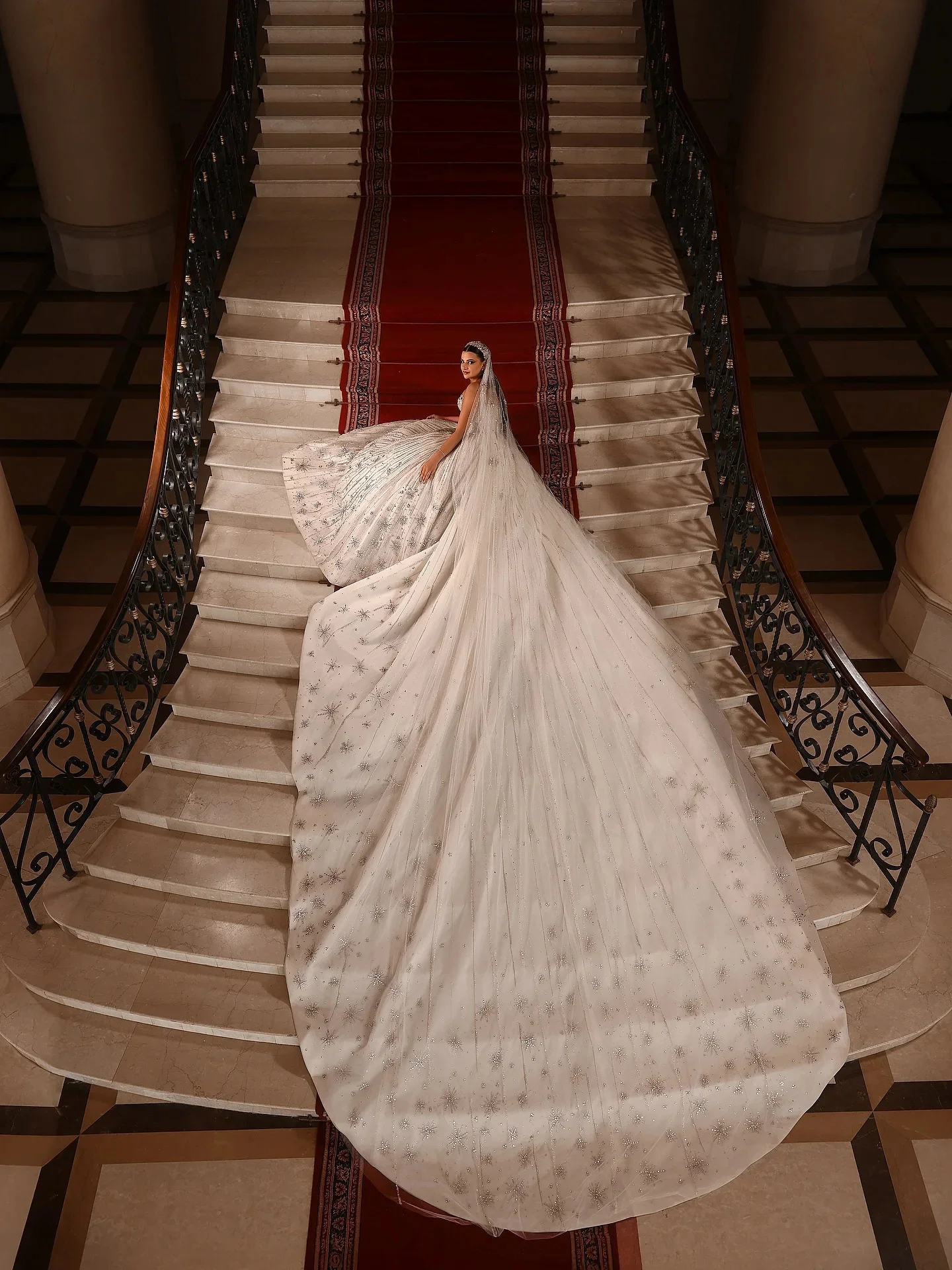 Requintado vestido de casamento de cristal sem alças vestido de baile elegante miçangas renda vestido de noiva personalizado sem mangas vestidos de novia