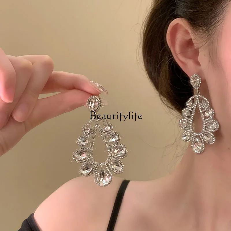 European and American fashion super flash zircon stud earrings niche high-end banquet exaggerated earrings