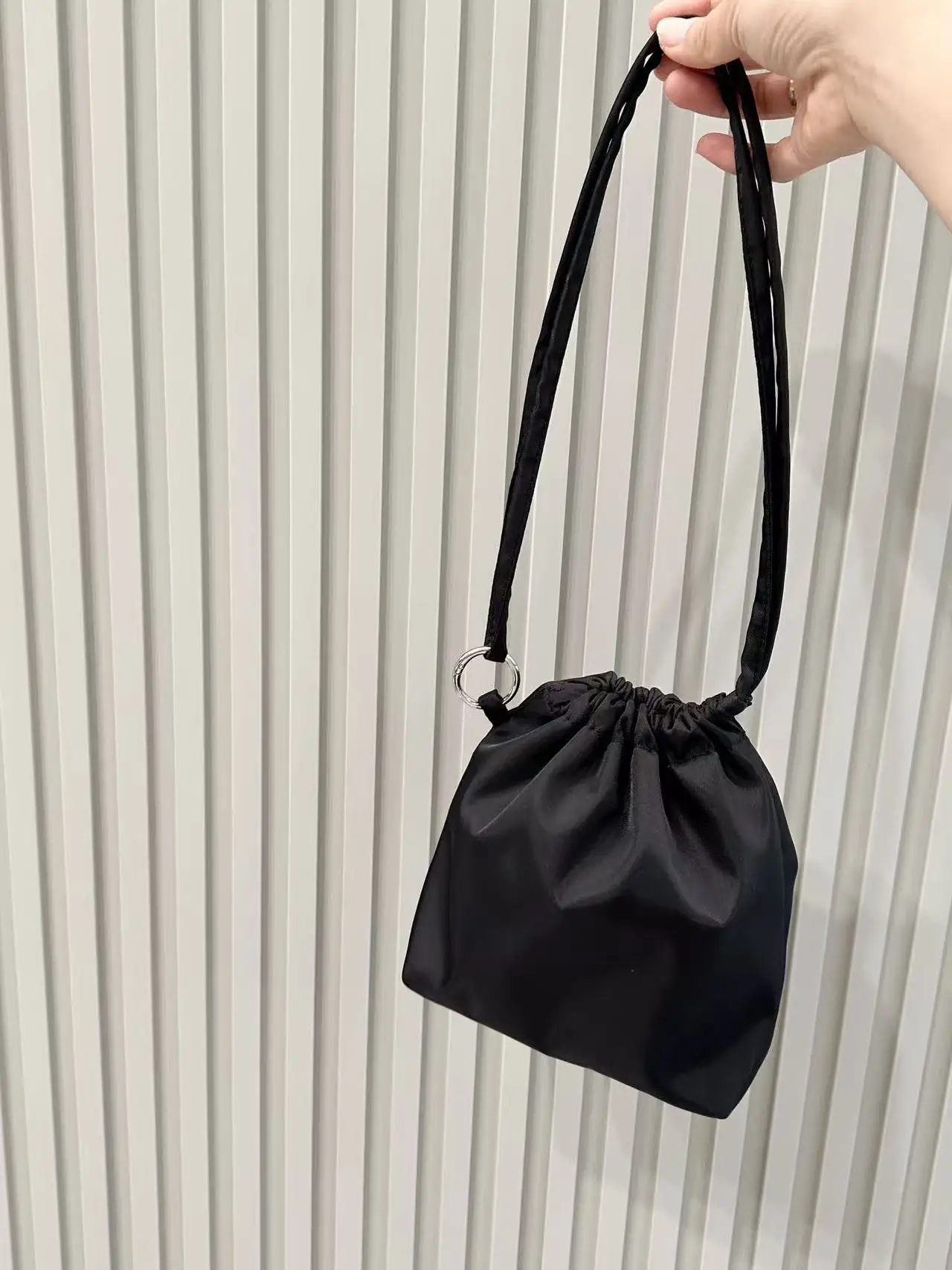 

East Gate New Dstring Lightweight Nylon Bag Versatile Faionable Single oulder Crossbody Bag Small Square Bag