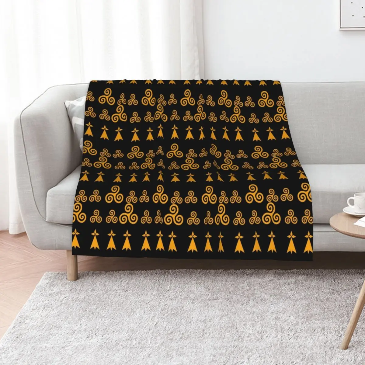 Ermine and Triskel Throw Blanket Sofas Hairy for babies Flannel Fabric Soft Plaid Sleeping Bag Blankets