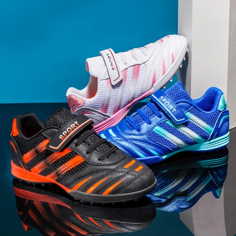 

Professional New Men Soccer Shoes Unisex Breathable Sports Cleats Football Boots Ultralight Non-Slip Outdoor Seamless