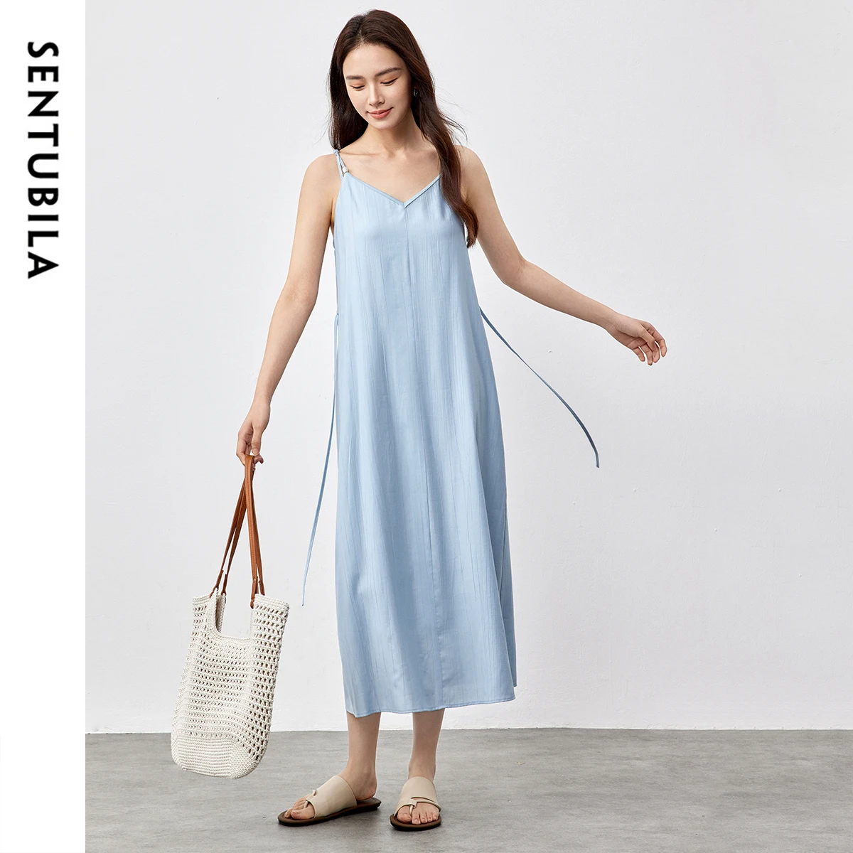 

SENTUBILA Casual Camisole Dresses for Women 2025 A-line Vacation style Backless V Neck Hollow Elegant Long Dress 152L58689