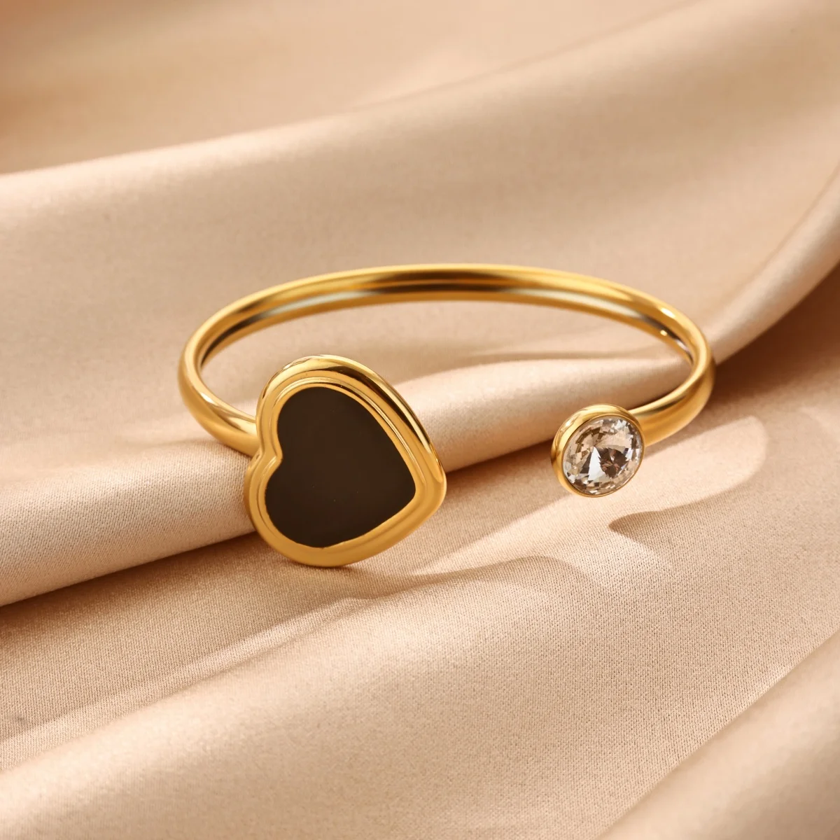 Vintage schwarze Öltropfen-Herz-Zirkon-Armreifen für Damen, goldfarben, Edelstahl-Herz-Armreif, Party-, Hochzeits-Handschmuck, Geschenk