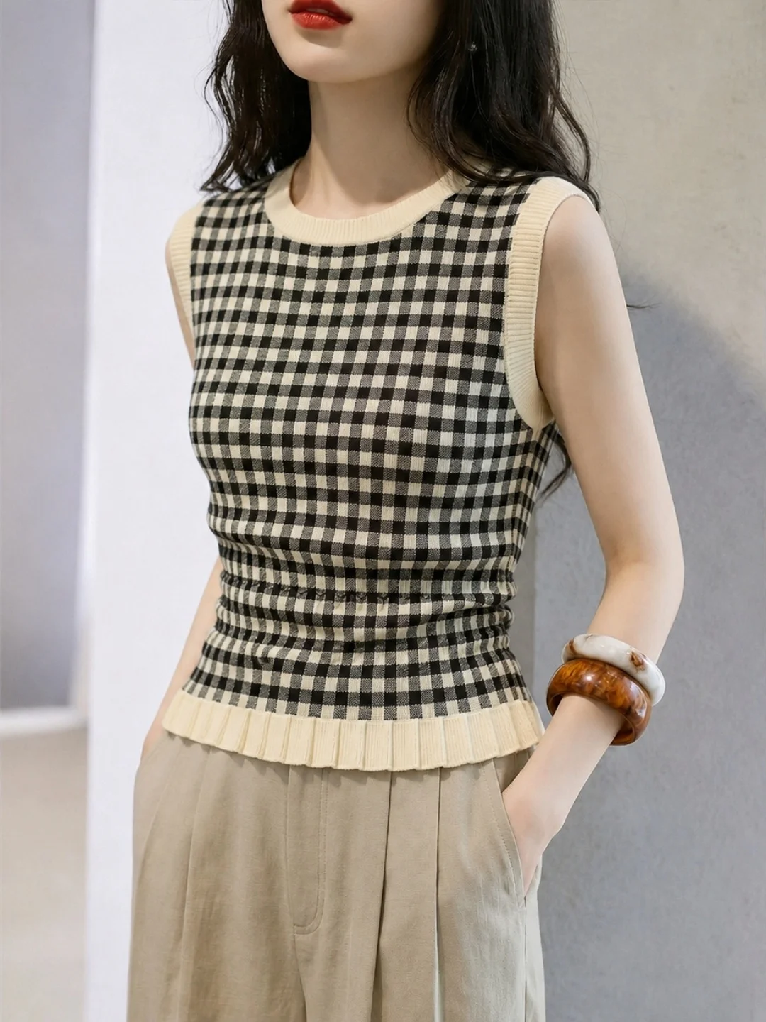 

Slim Fit Contrast Color Design Sleeveless Ice Silk Knitted Vest Casual Summer Versatile Women's Top Comfortable Breathable