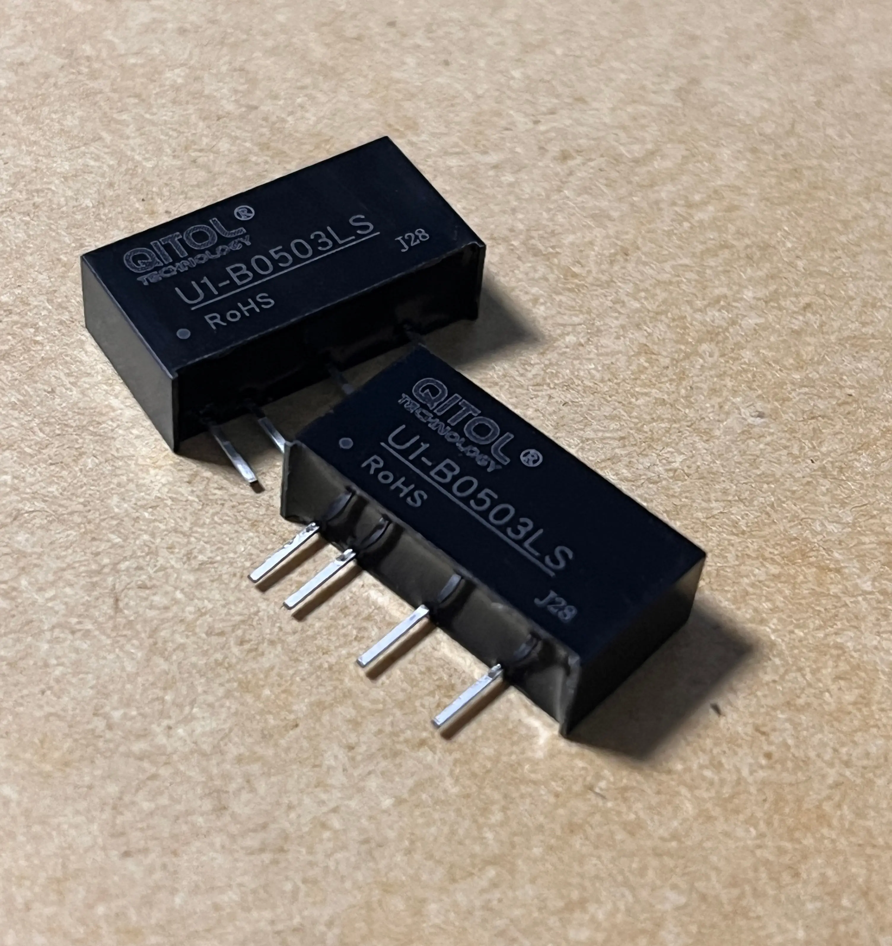 1W U1-B0503LS-1WR3 Miniature DC-DC Power Converter 5V TO 3.3VDC Step-Down Switching Disconnector Module Isolated DC-DC Power