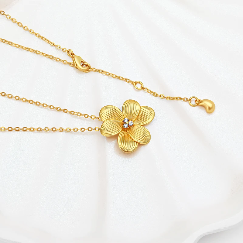 VAROLE Luxury Floral Pendant Necklace for Women European Design Exquisite Textured Flower with Cubic Zirconia Choker Jewelry