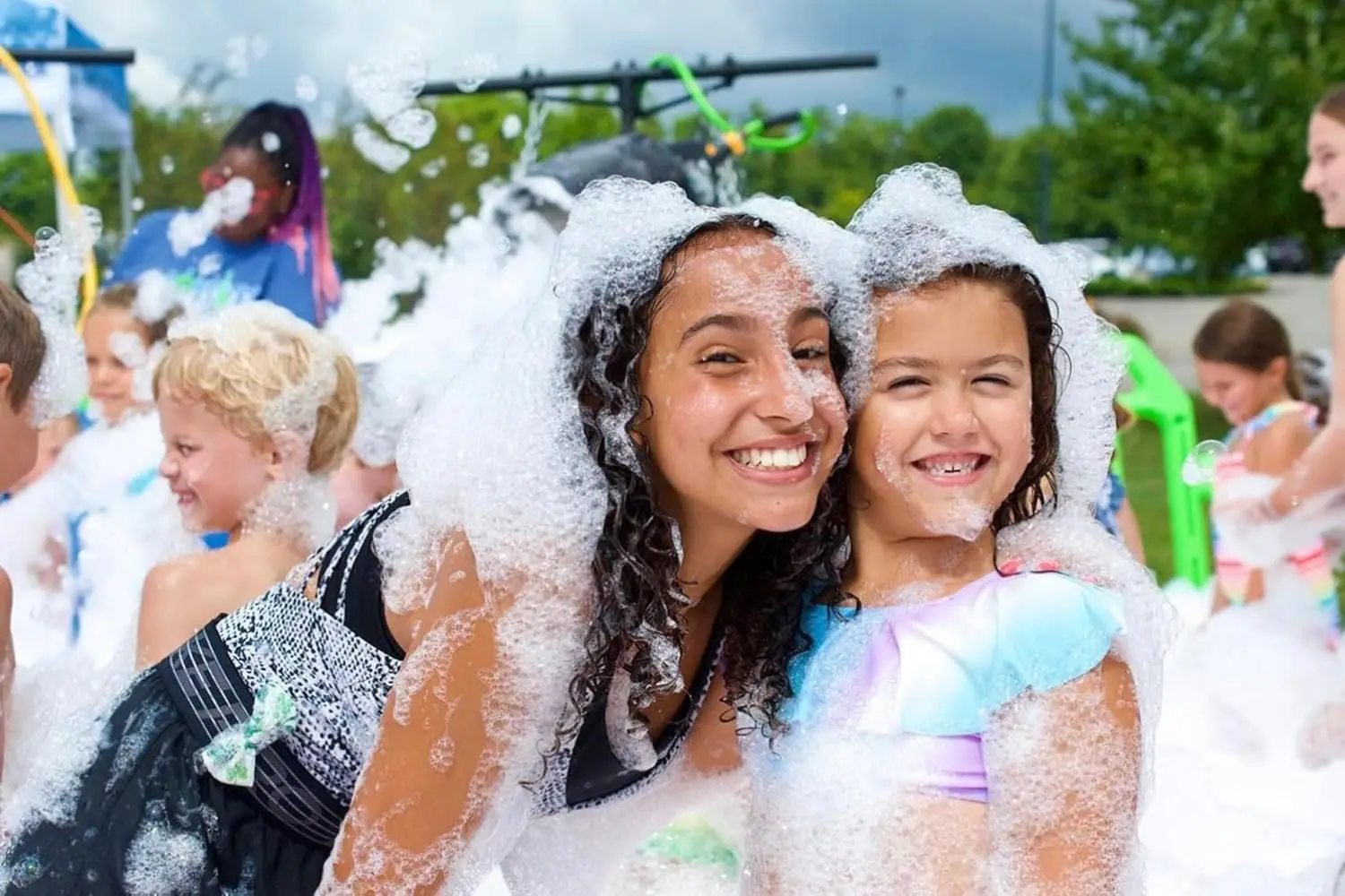 1200W Party Foam Machine, Pool Water Toys for Kids & Adults, Bubble Machine with 3pcs Foam Granules and Water Tank, Holiday & Bi