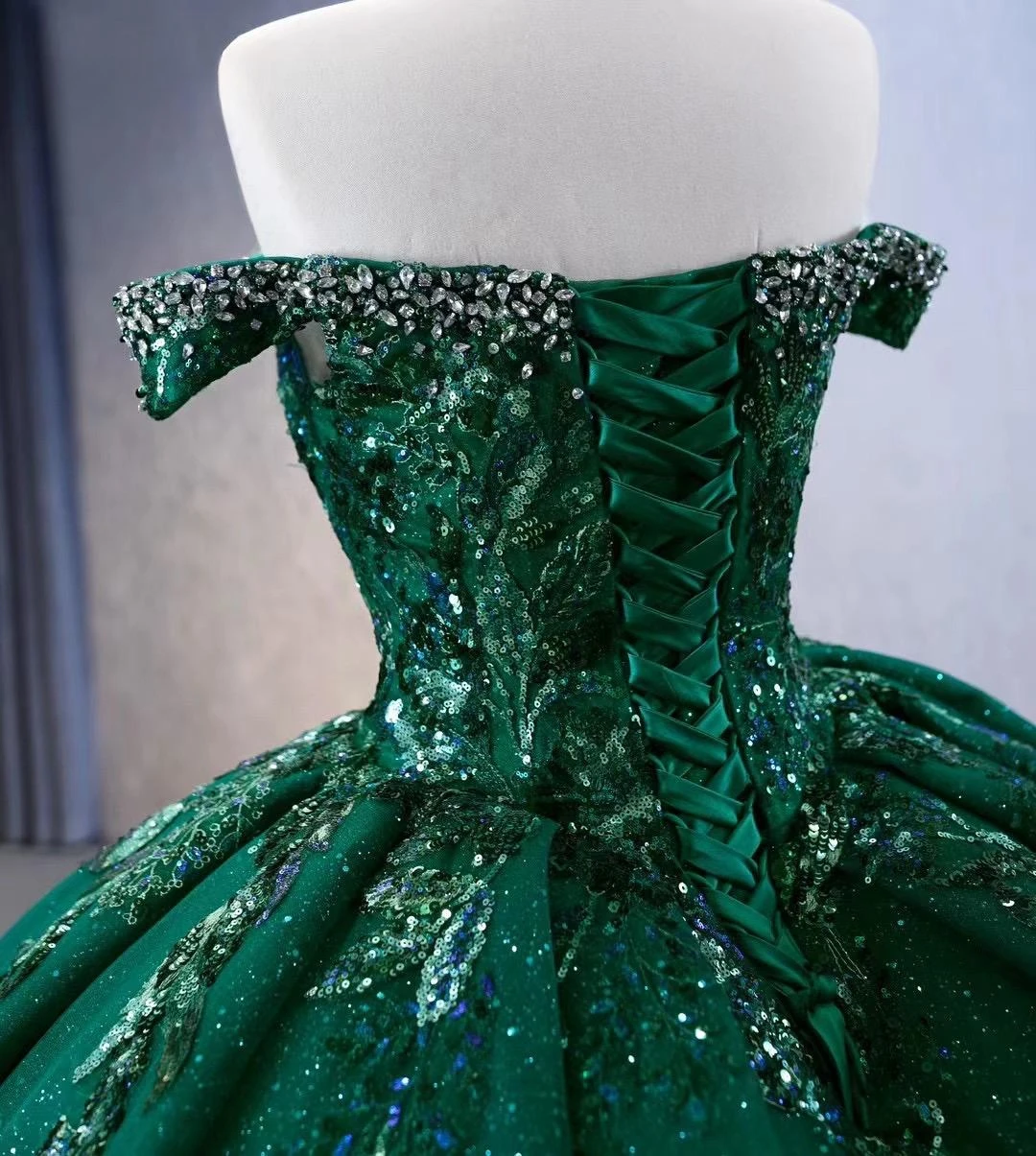 Green Charro Quinceanera Dresses Ball Gown Off The Shoulder Sequins Appliques Beaded Puffy Mexican Sweet 16 Dresses 15 Anos