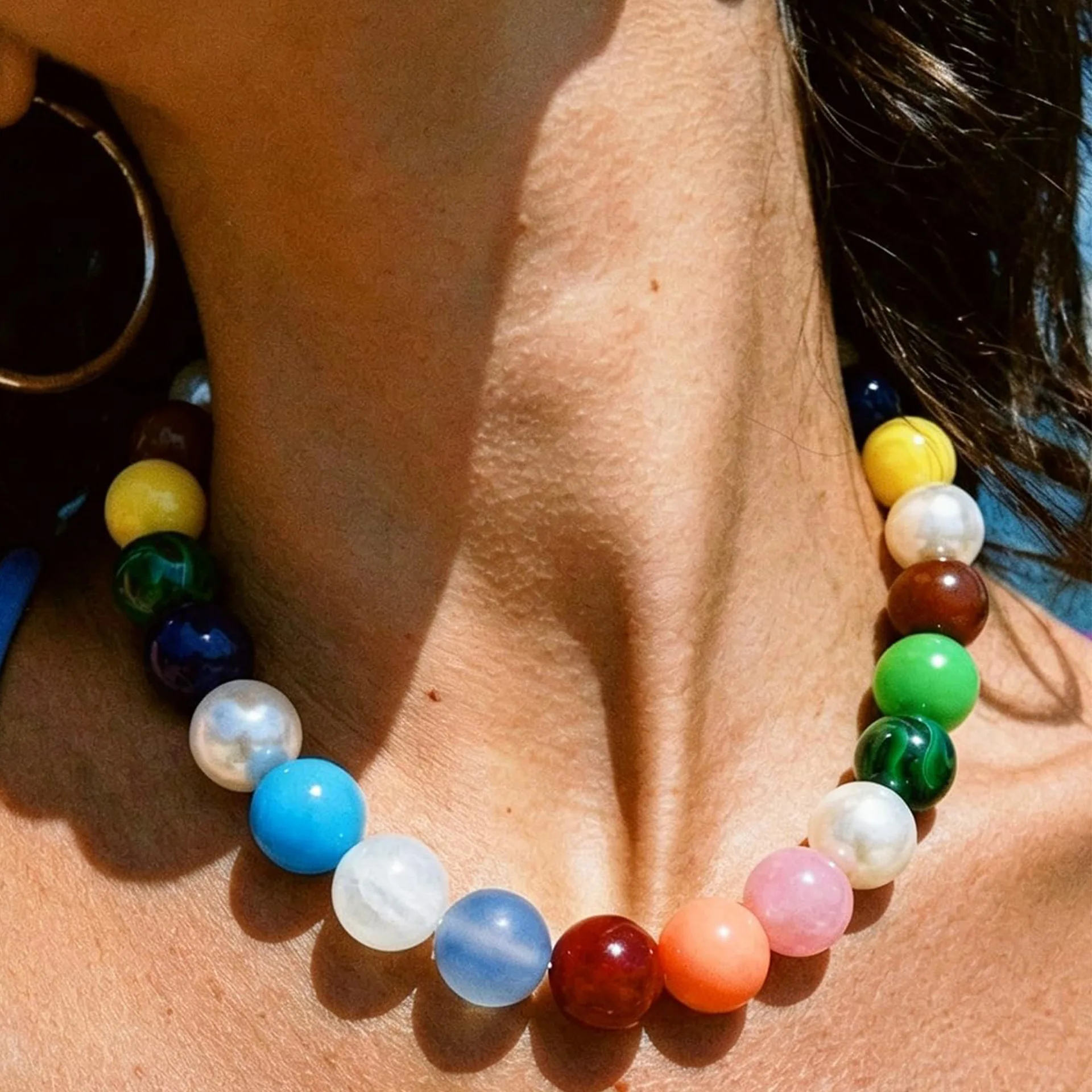 Boho Sommer Strand Halskette aus mehrfarbigen Acrylperlen, handgefertigter Statement-Choker für Frauen, Urlaubs- und Party-Schmuckgeschenk