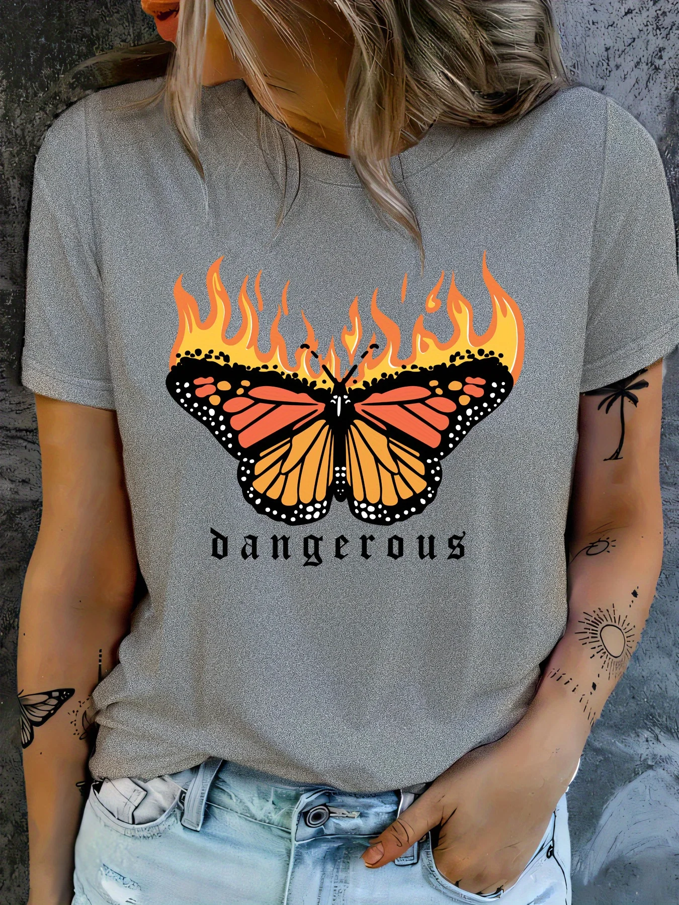 

Butterfly Print Crew Neck T-Shirt, Casual Short Sleeve Top For Spring & Summer, Women's Clothing