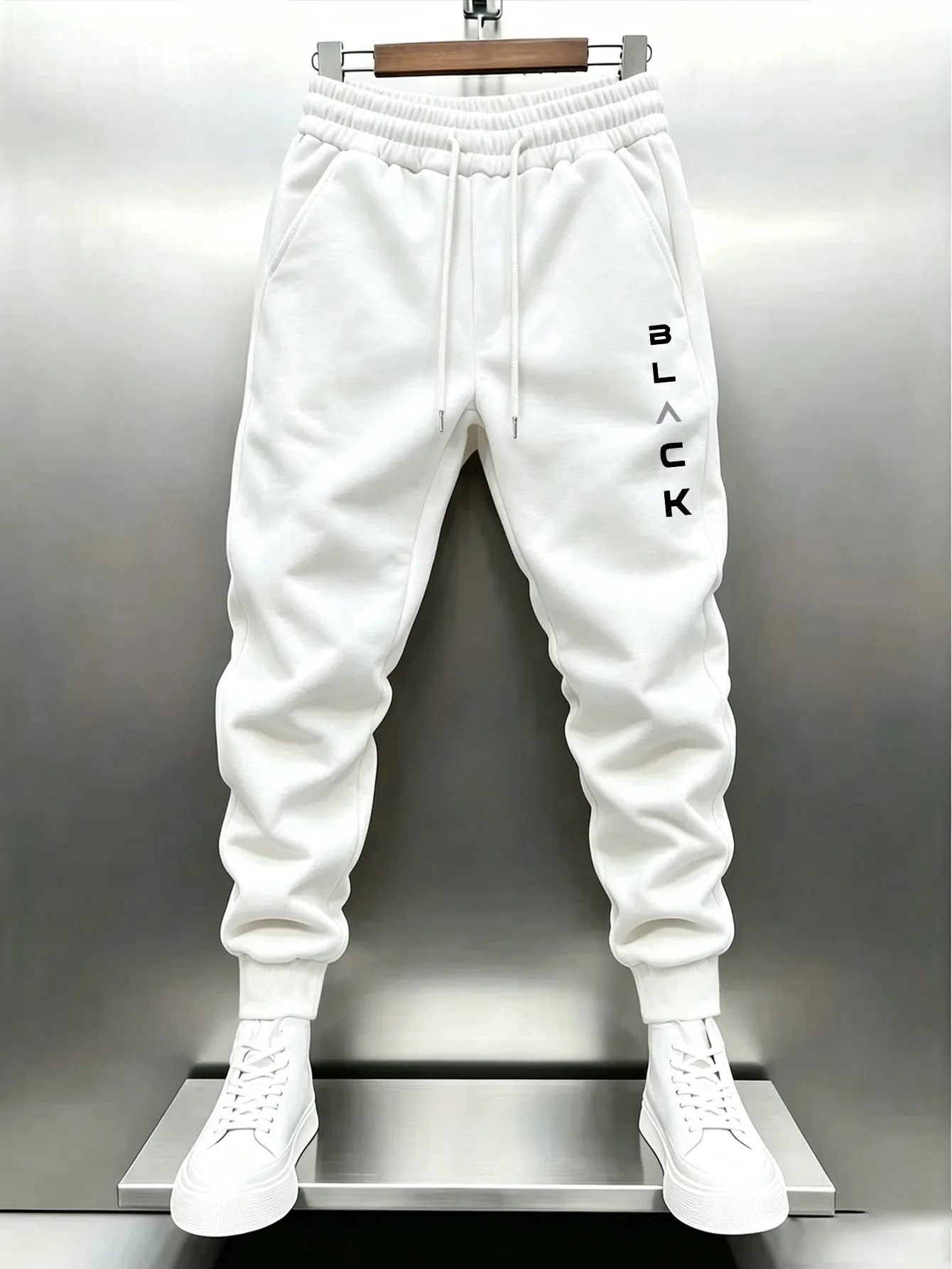 Schwarze Herren-Sporthose mit Schriftzug, Urbane Casual-Mode-Hose, Ganzjährig für Zuhause und Outdoor, Bequeme Weiche Jogginghose, Herrenbekleidung – Detail 4