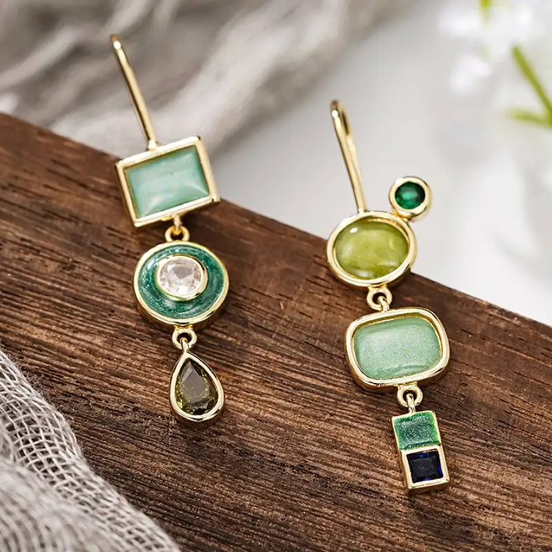 Huitan Fresh Style Damen-Ohrringe im Bohemia-Stil für den Alltag, Party, elegante, charmante Accessoires, eingelegter, glänzender, geometrischer CZ-Schmuck