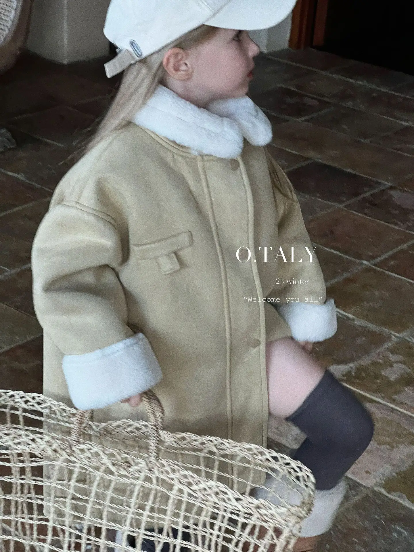 Girl Coat 2023 Winter Korean Version New Girl Thick Long Coat Children Fur One Lengthened Trench Coat Girl Winter Long Coat