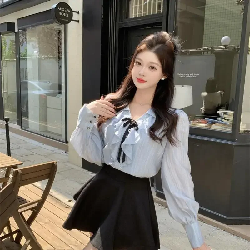 

Сексуальная синяя рубашка на шнуровке с цветочным принтом, укороченные топы, летние темпераментные блузки, тонкие юбки, наряды с рюшами, новые весенние комплекты из двух предметов