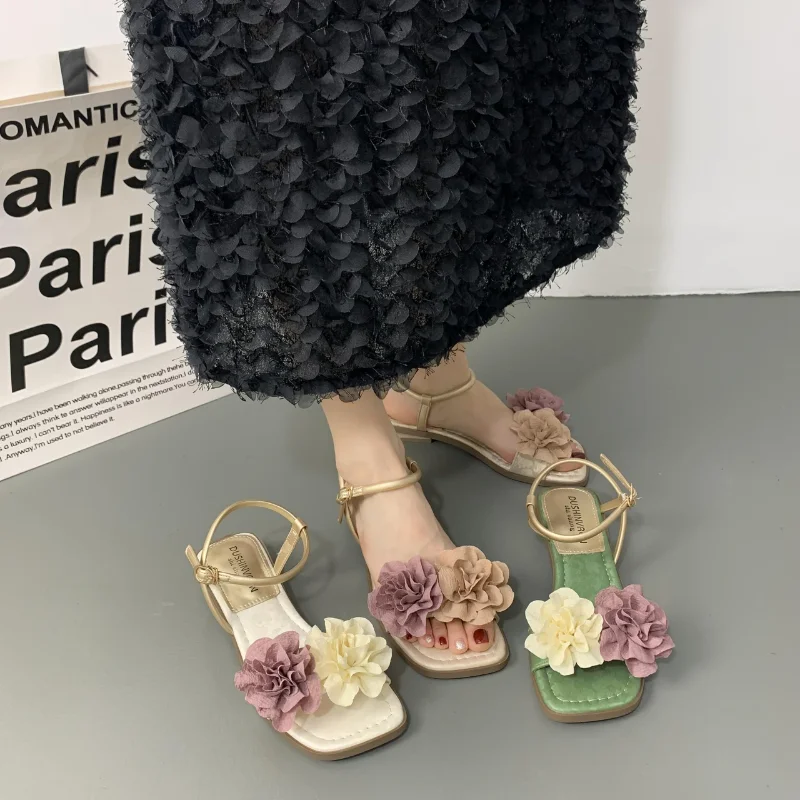 

Женские туфли принцессы для свадебной вечеринки, летние шикарные повседневные сандалии с цветочным узором для девочек, модные модельные сандалии на низком каблуке с открытым носком