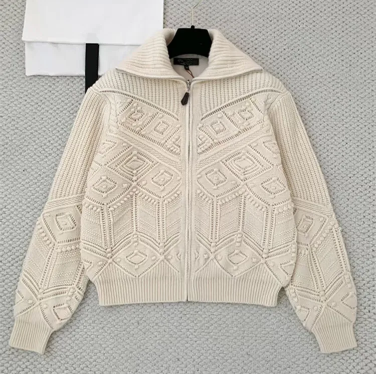 

Customized European and American women's clothing for winter 2025 Long-sleeved lapel cutout cashmere knitted sweater Cardigan