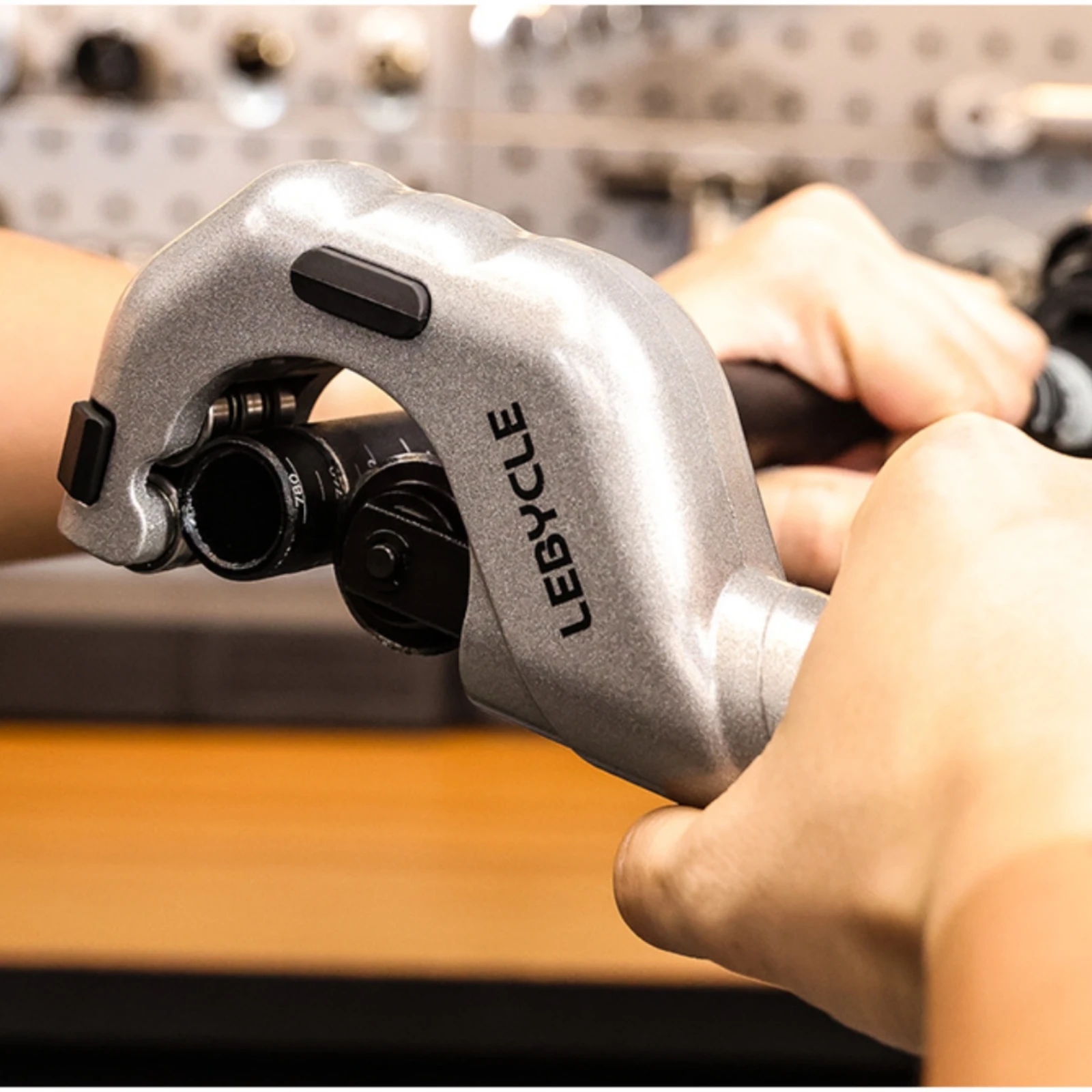 

Handheld Tube Cutter Compact Roller Tube Cutter