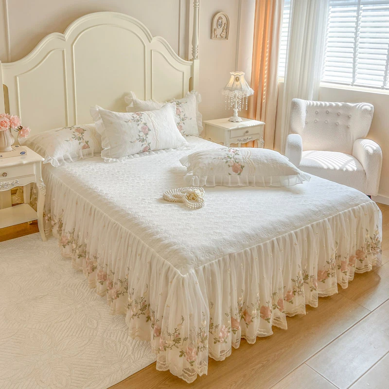 French Lace Embroidered Quilted Cotton Bed Skirt Bedspread with 2 Pillowcases for 180X200cm 150X200cm bed size