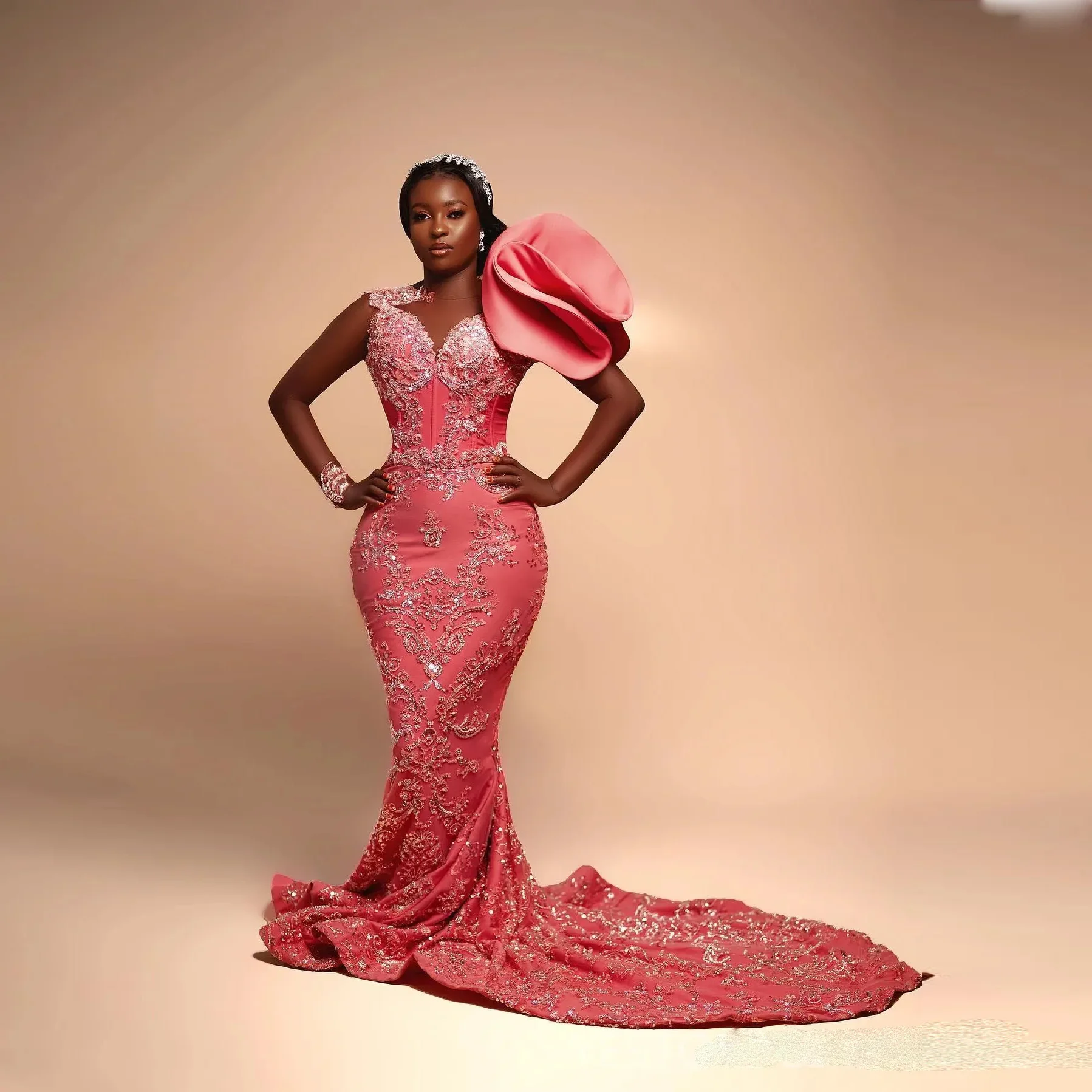 

Exquisite Shining Prom Dress Pink Applique Floral Evening Dresses Mermaid Illusion robe de soiree Sheer Long Prom Gown Sleeve Be