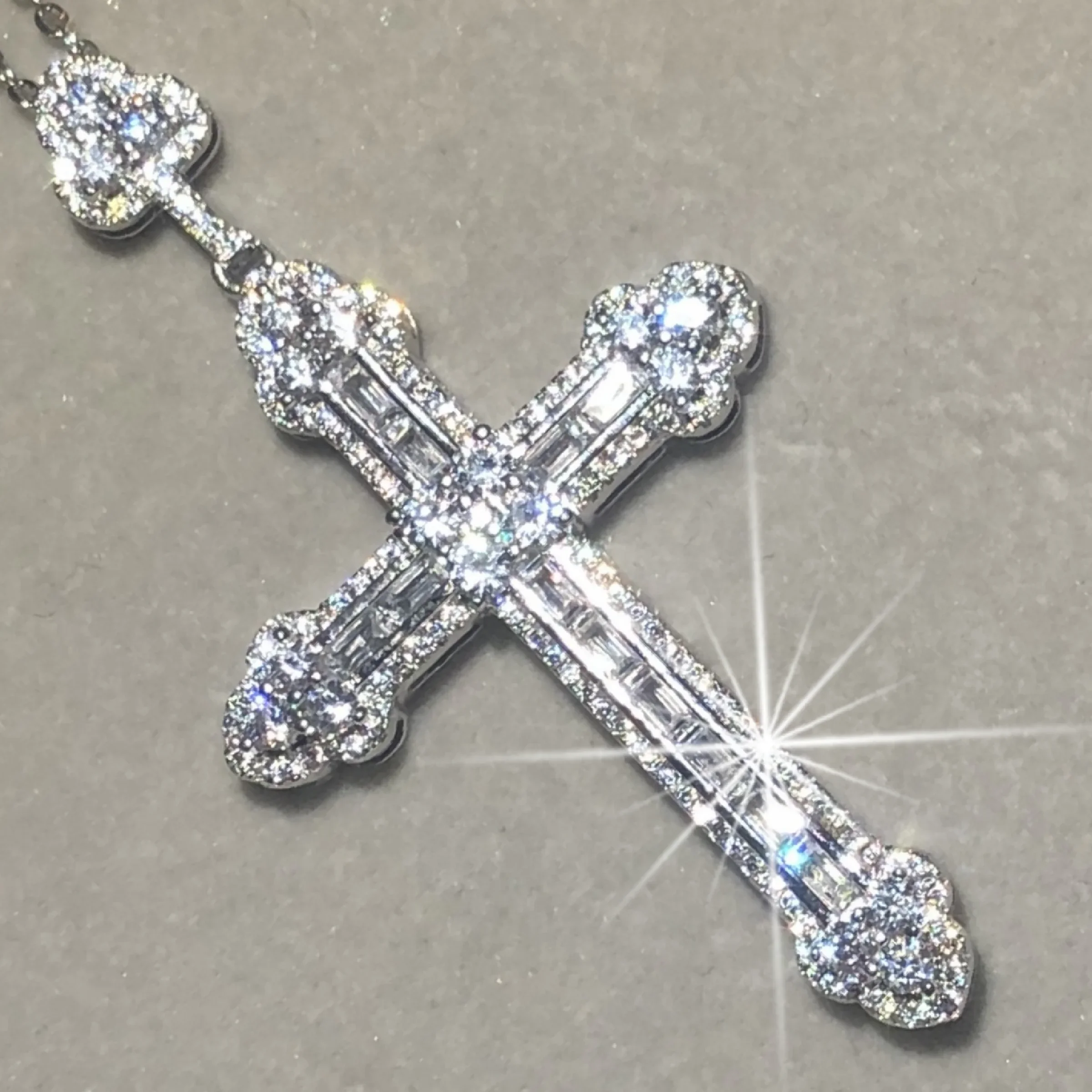 Nuovo 925 Argento Squisito Bibbia Gesù Croce Pendente Della Collana Delle Donne Degli Uomini di gioielli Crocifisso Fascino Diamante Simulato platino