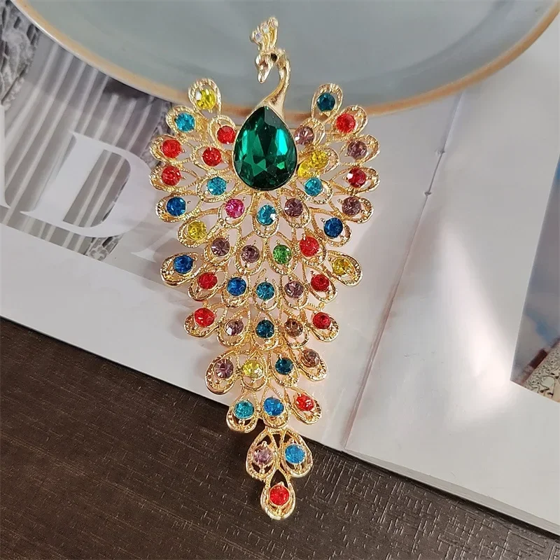 European and American new creative peacock color rhinestone glass brooch retro animal fashion corsage clothing accessories