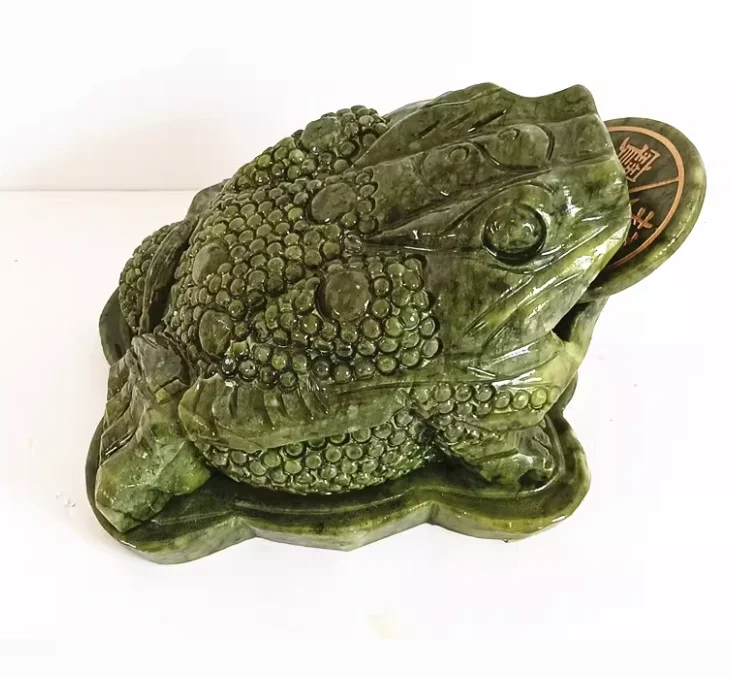 Collection Chinese Natural Jade Carving Ornaments Carved Feng Shui Decoration Toad Animal Statue