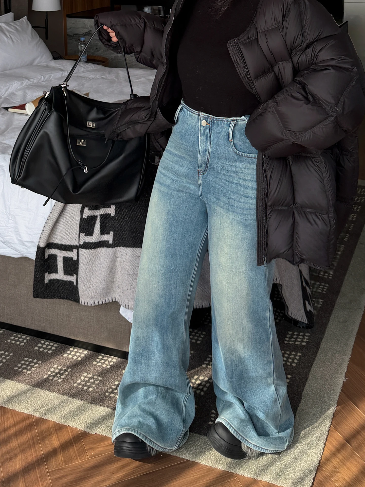 

Perfectly Slimming Large Size Bell Bot Jeans High Waist Cosite Thiened Baby Velvet Denim for Imperfect Leg apes