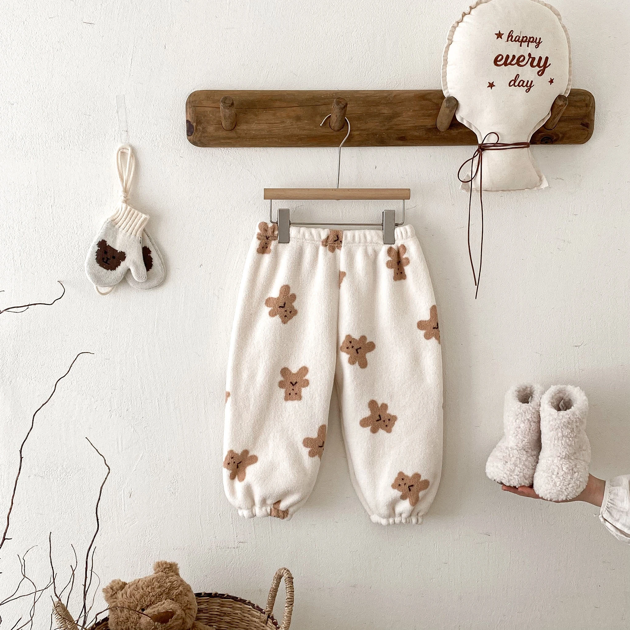 Autumn Winter Plush Pants Baby Boys Little Bear Full Print Trousers Outer Wear Simple All-match Trousers Girl Soft Pajamas Pants