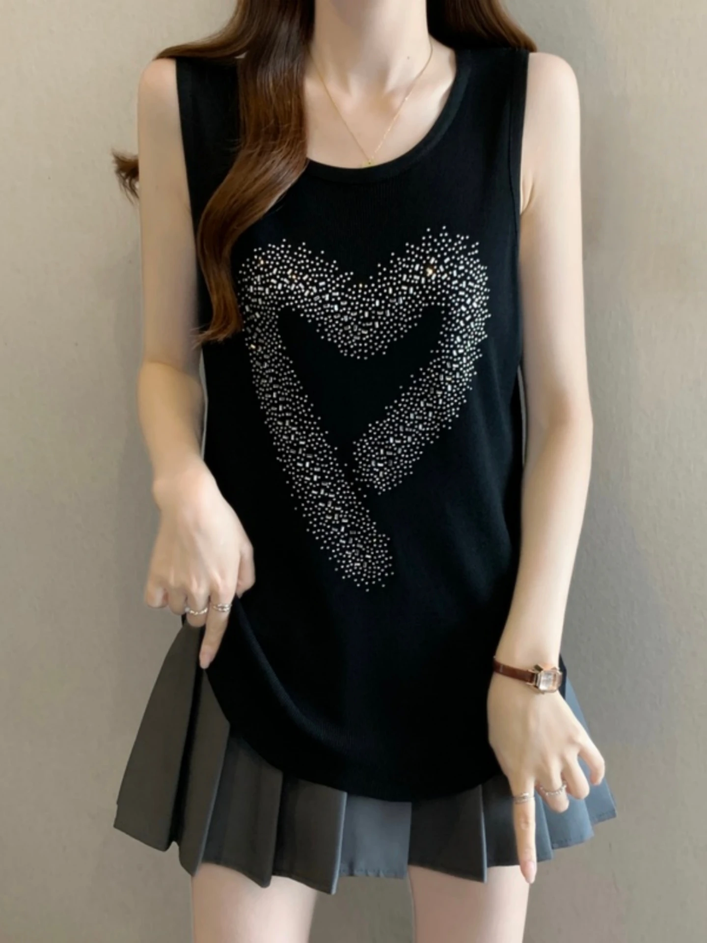 Summer Ice Silk Knitted Sleeveless Vest Women's Outerwear Large Size Design Sense Heart Shaped Rhinestone under Shirt