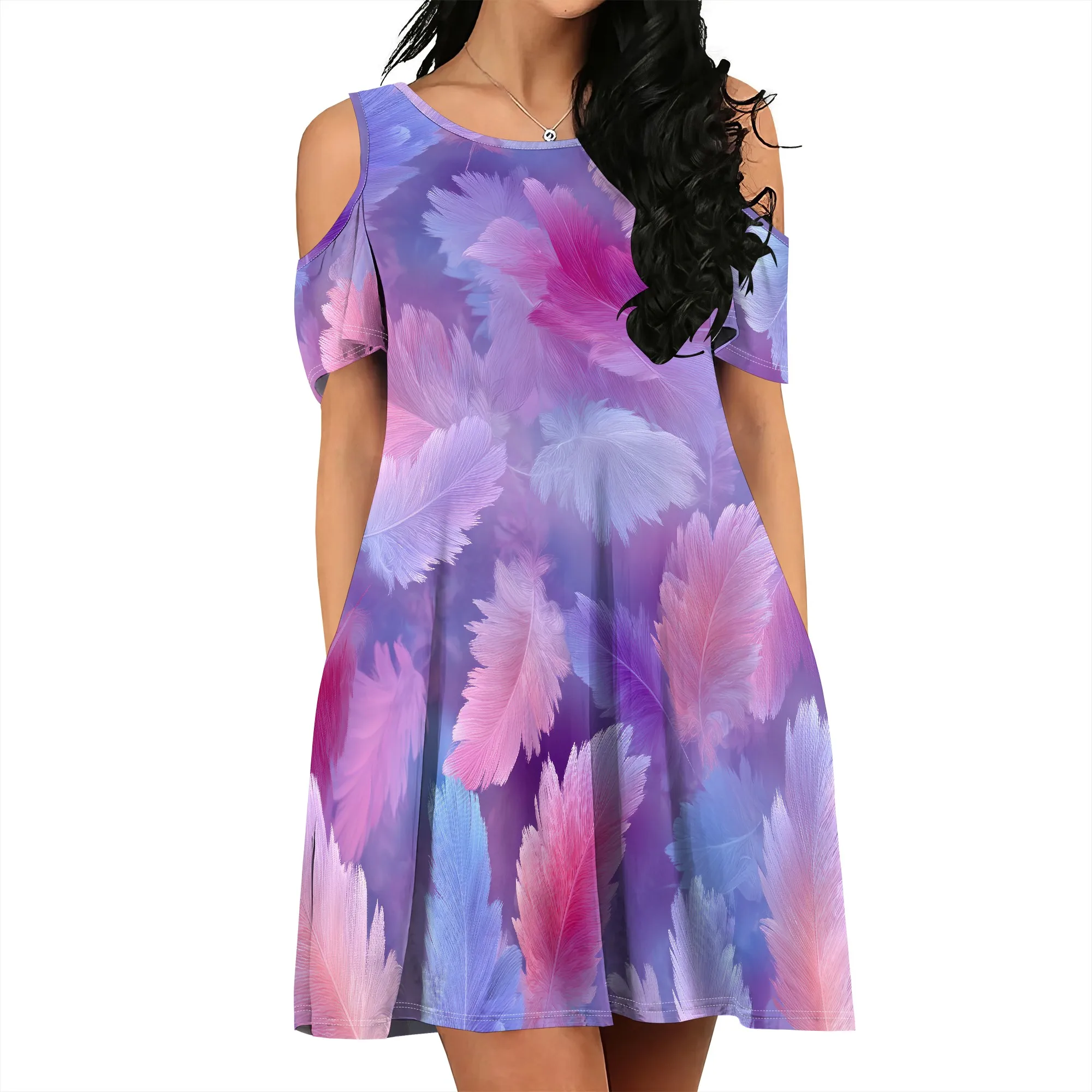 Abito estivo da donna con maglietta floreale fluida con spalle scoperte e tasche