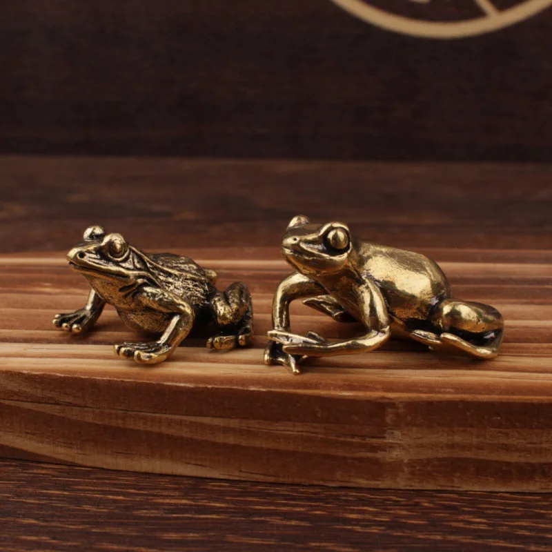 2 Pcs Solid Brass Frog Figurines, Vintage Chinese Creative Frog Tea Pet Brass Crafts