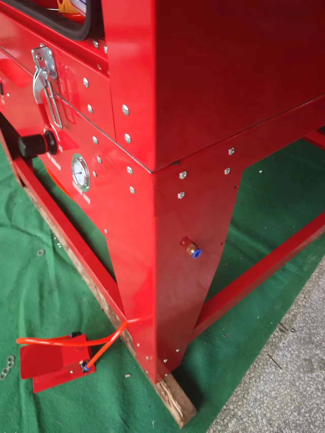 SBC1280 1280L التحكم الكهربائي اثنين من الجانب خزانة الرمل ساندبلاستر مع مكنسة كهربائية #4