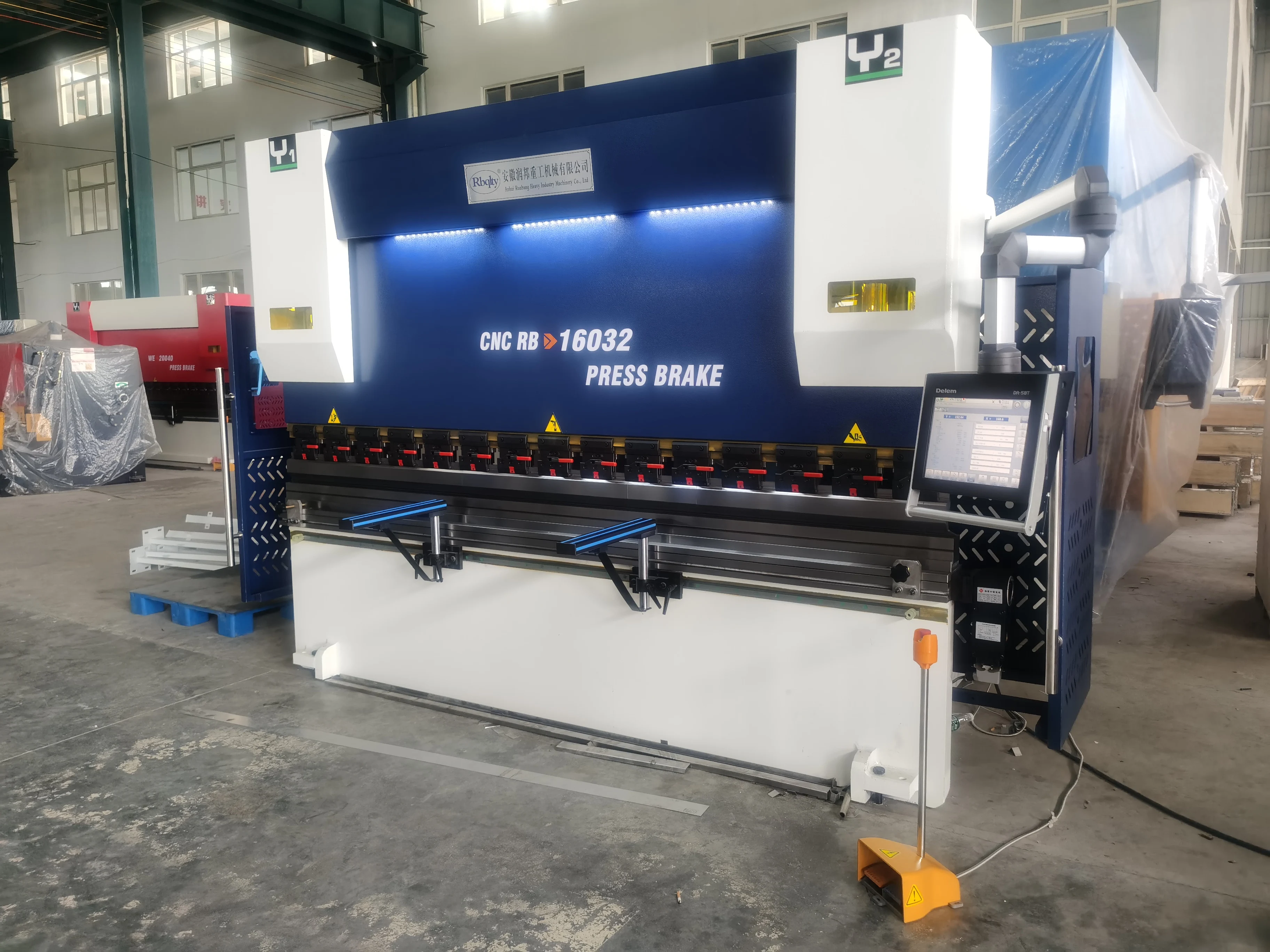 CNC Press Brake Hydraulic Sheet Metal Bending Machine DA58T System CNC Hydraulic Bending Machine
