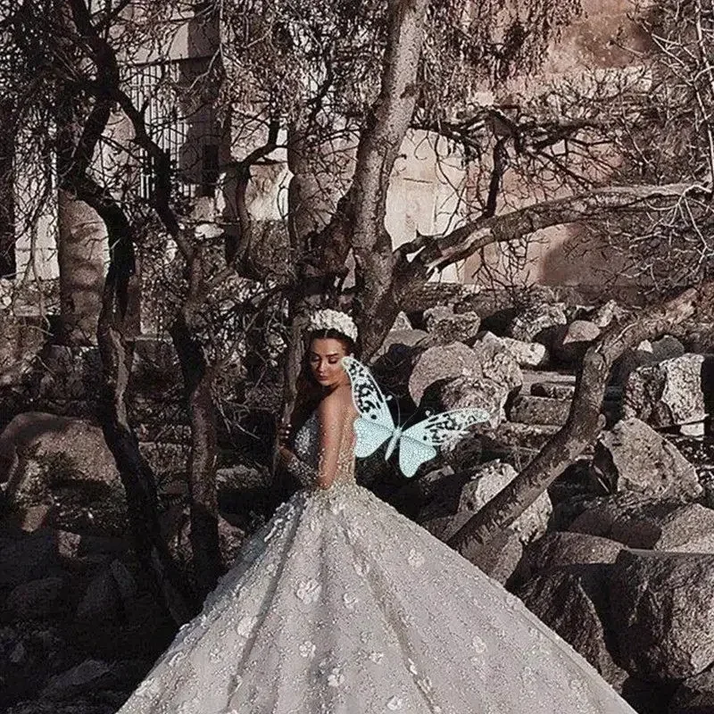 

Customized A Line Wedding Dresses Luxury Dubai Arabic Lace Long Sleeves 3D Flowers Beading Plus Size Vintage Bridal Gowns