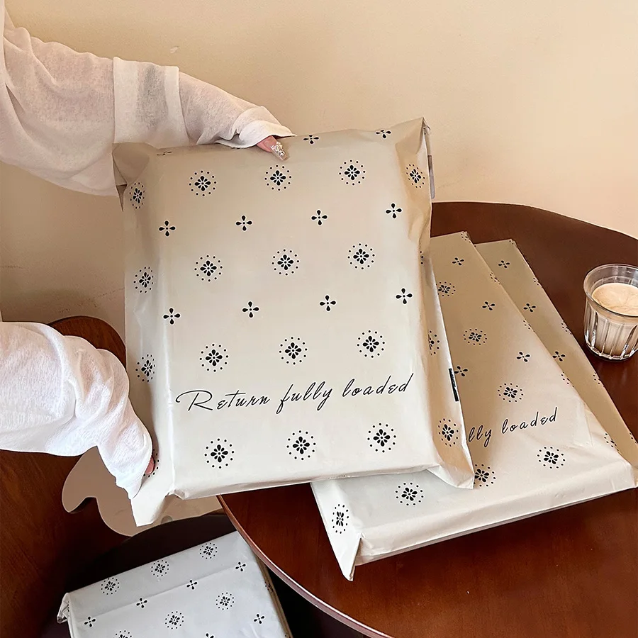 

10pcs retro small flower express delivery bags and gift bags, waterproof and wear-resistant clothing packaging bags