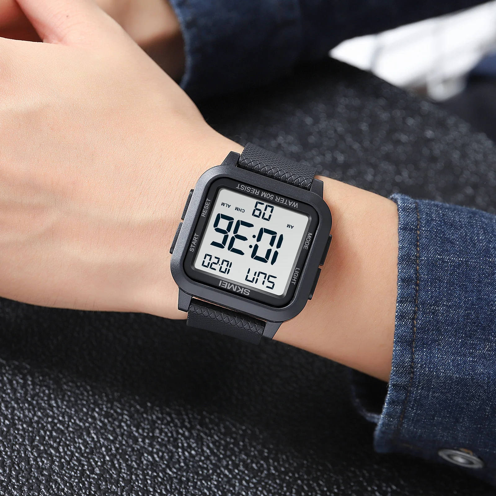 Relojes deportivos SKMEI con pantalla de luz trasera y cuenta atrás para hombres y mujeres, cronómetro Digital, reloj de pulsera resistente al agua y regalos de pulsera