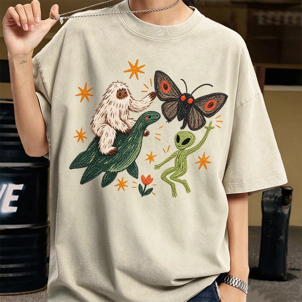 Vintage Bigfoot Alien Turtle Moth Cryptid Graphic T Shirt Retro Print Short Sleeve Tees Casual Loose Streetwear Aesthetic Tops