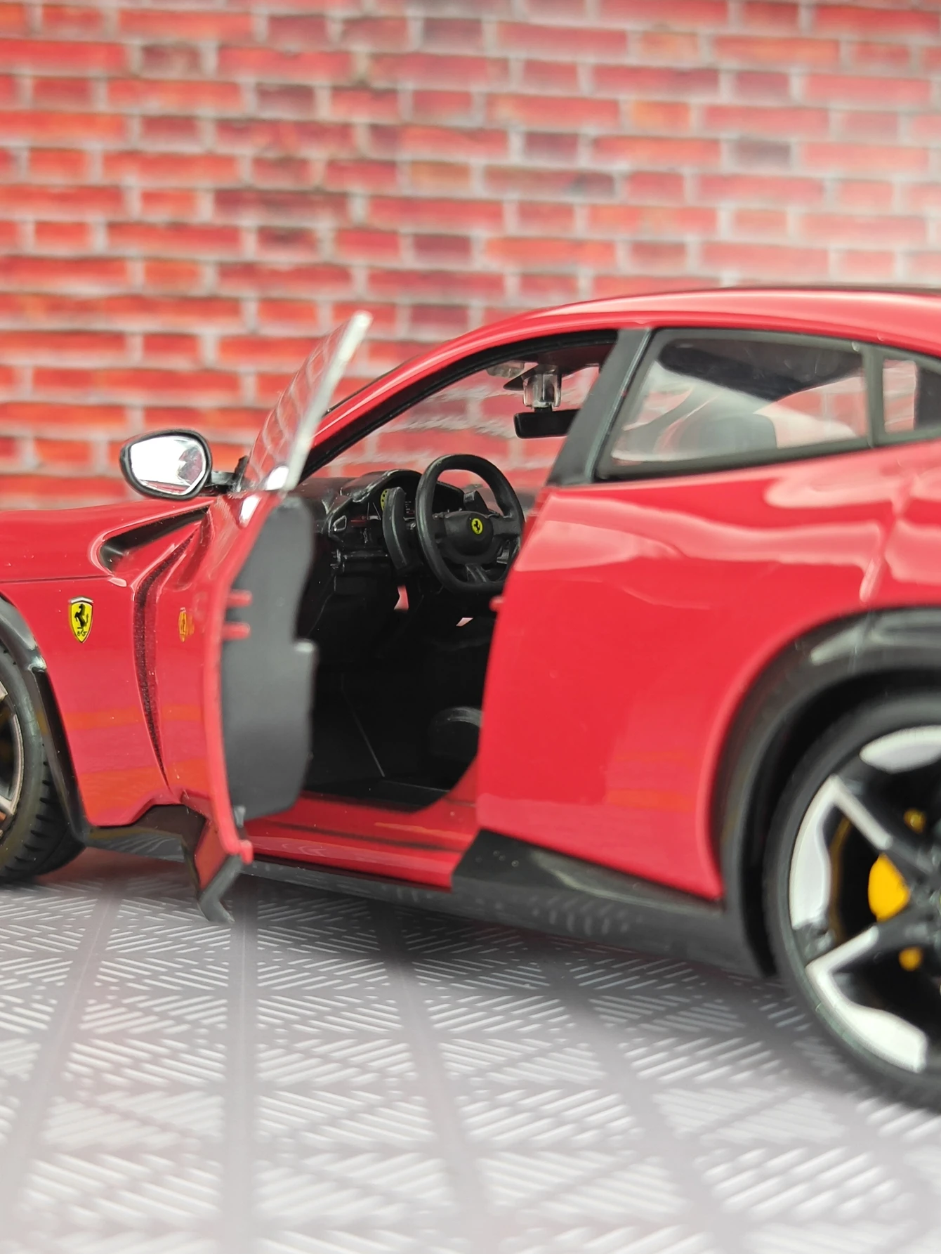 Bburago 1:25 Ferrari Purosangue alloy supercar model with doors and trunk that can be opened  rich details, fine workmanship